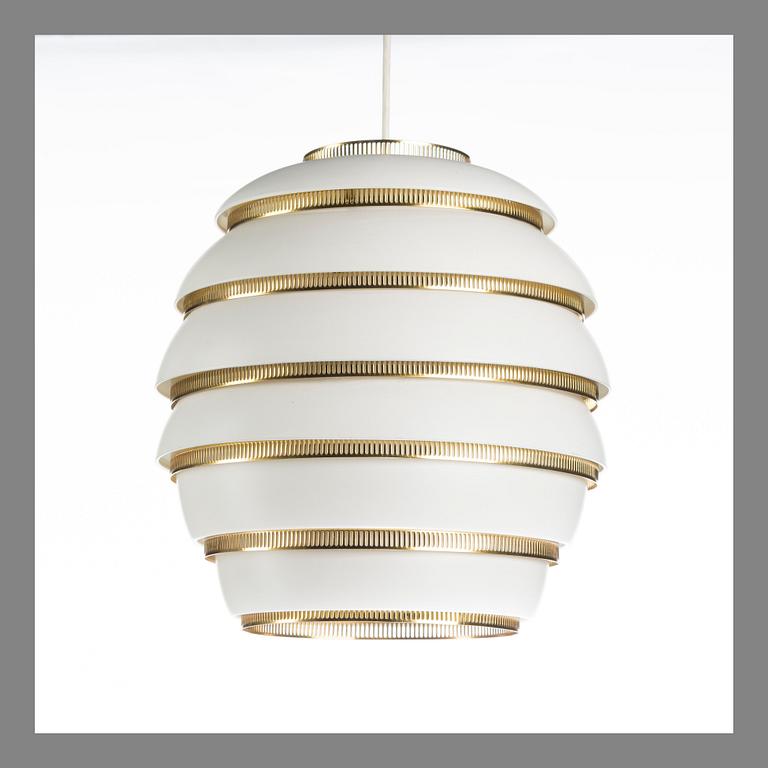 ALVAR AALTO, TAKLAMPA. Bikupa A332. Tillverkad av Valaistustyö. Formgiven 1953.