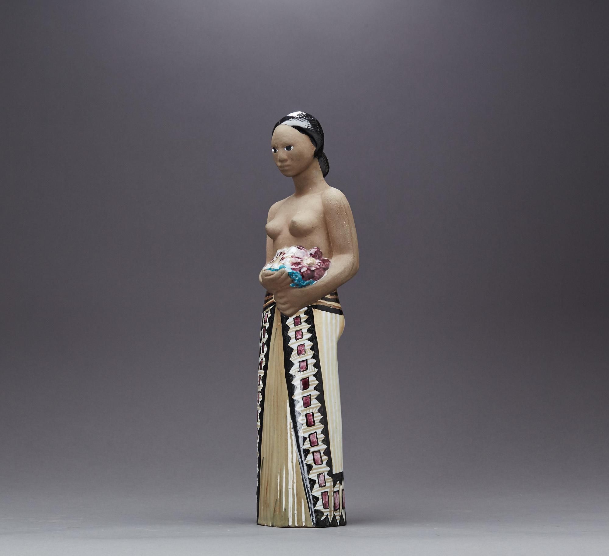 FIGURIN, signerad Mari Simmulson, Uppsala Ekeby, 1900-talets senare del.