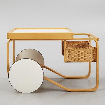 Alvar Aalto, serveringsvagn/tevagn modell 900, Artek, Finland.