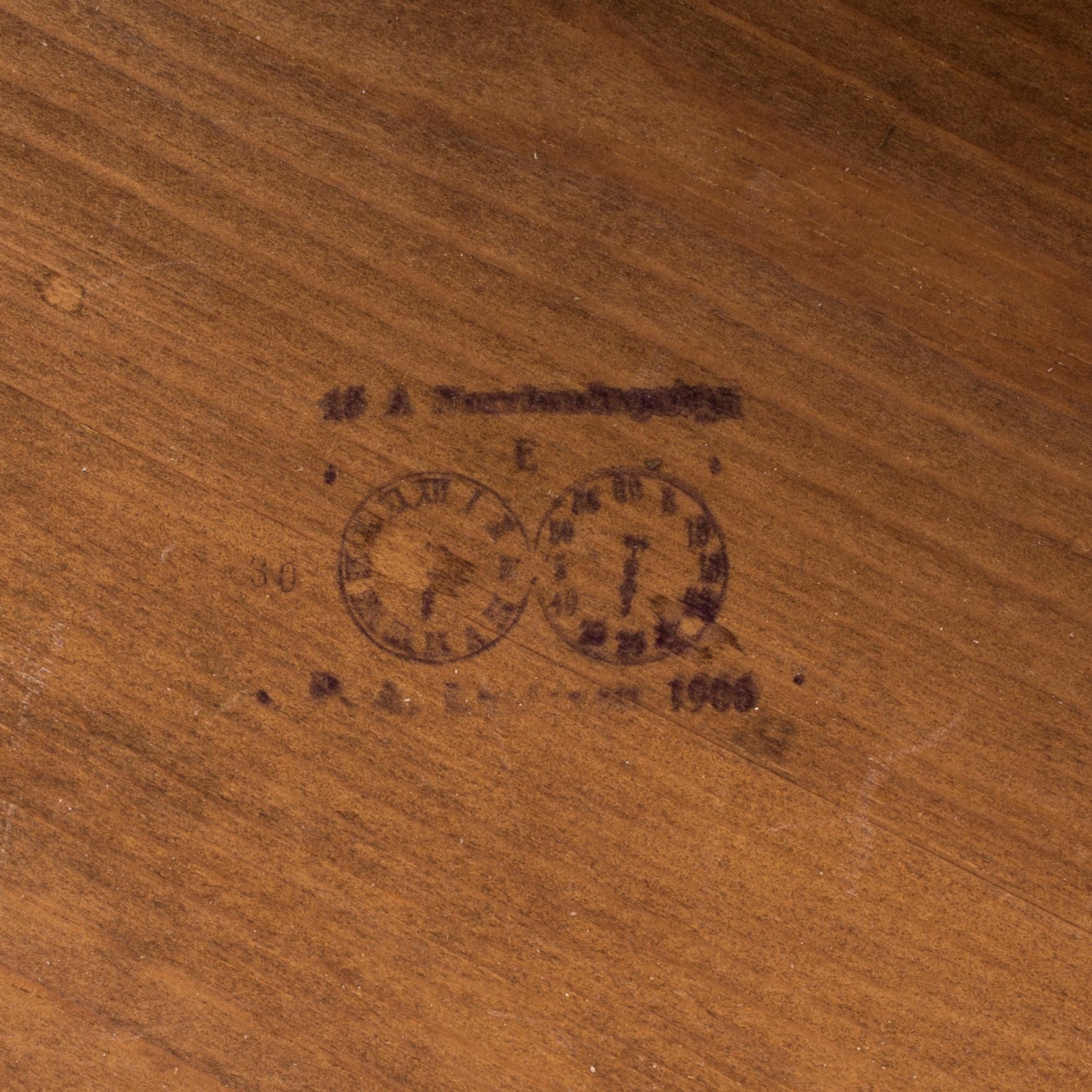 A 20th century chest of drawers.