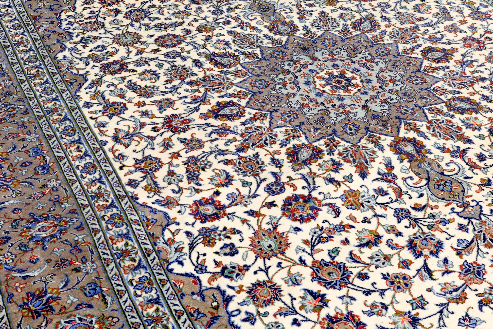 MATTA, Keshan, ca 395 x 292 cm.