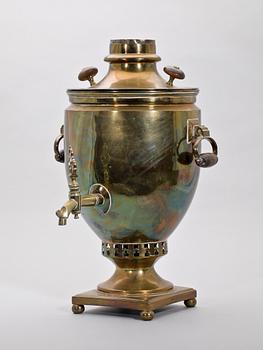 SAMOVAR, mässing, Ryssland omkring sekelskiftet 1900.