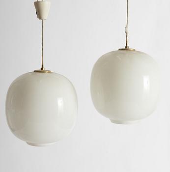 Vilhelm Lauritzen, taklampor, ett par, "VL45 Radiohuspendeln", Louis Poulsen, Danmark, 1900-talets första hälft.