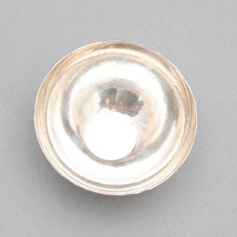 SKÅL, sterlingsilver, Rey Urban, Stockholm, 1999. Vikt 336 gram.