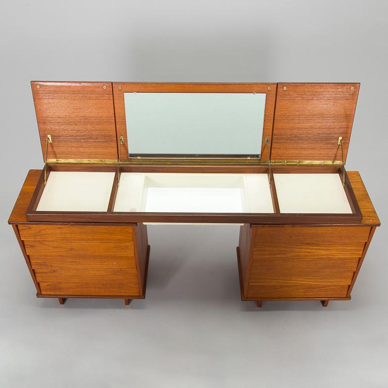 Ilmari Tapiovaara, a 1960's dressing table/sideboard, model 1503, for Asko.