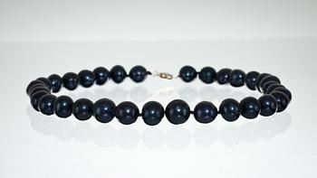 COLLIER, odlade svarta pärlor. Lås i 14k guld.