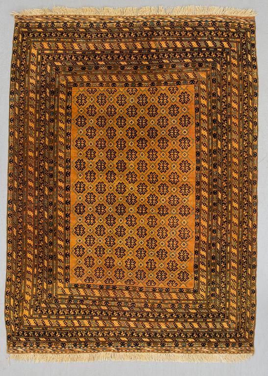 MATTA, old/semiantik, s.k guldafghan, ca 245 X 132 cm.