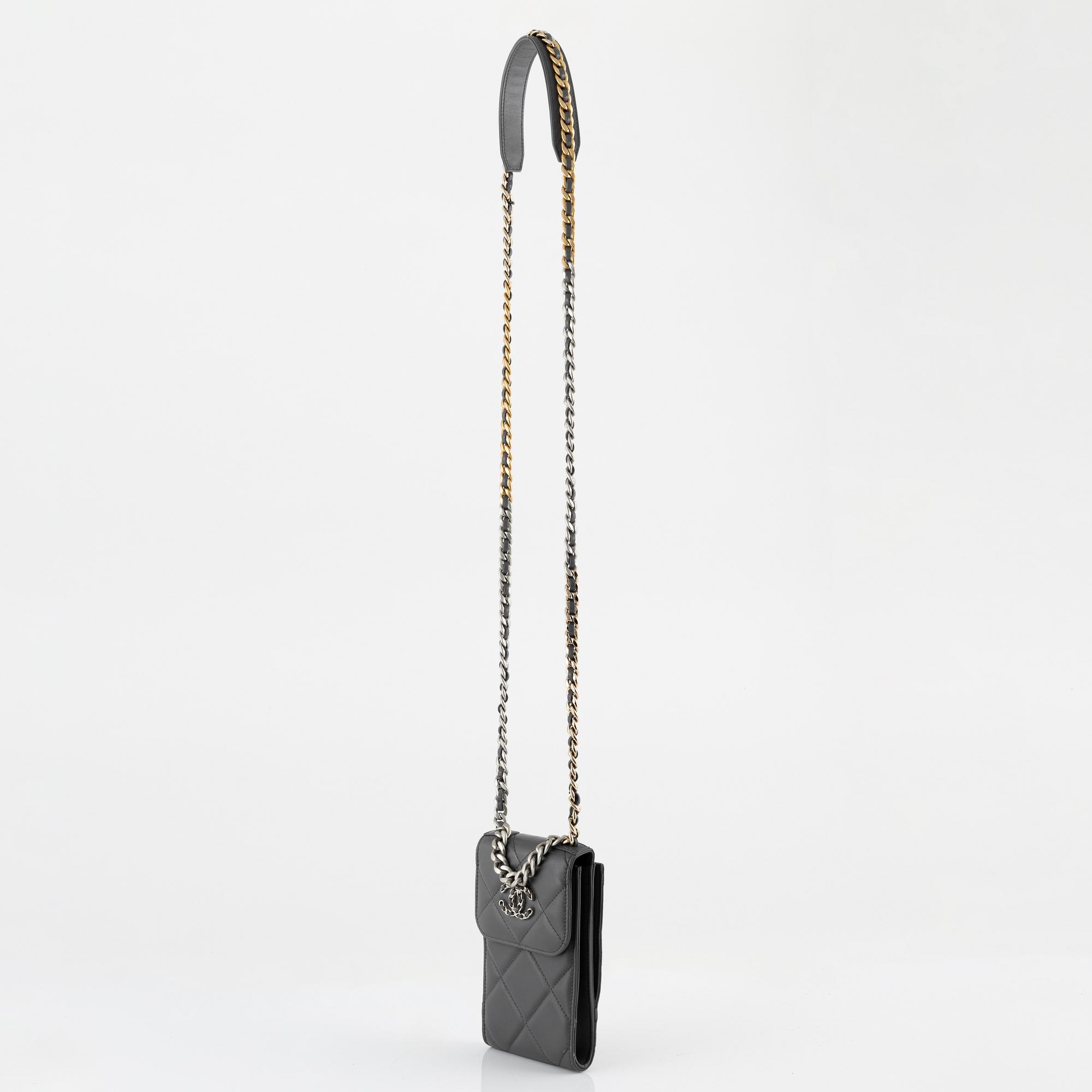 Chanel, väska/mobilväska, 2022-2023.