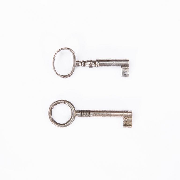 Skrivbord med uppsats gustaviansk stil omkring 1900.