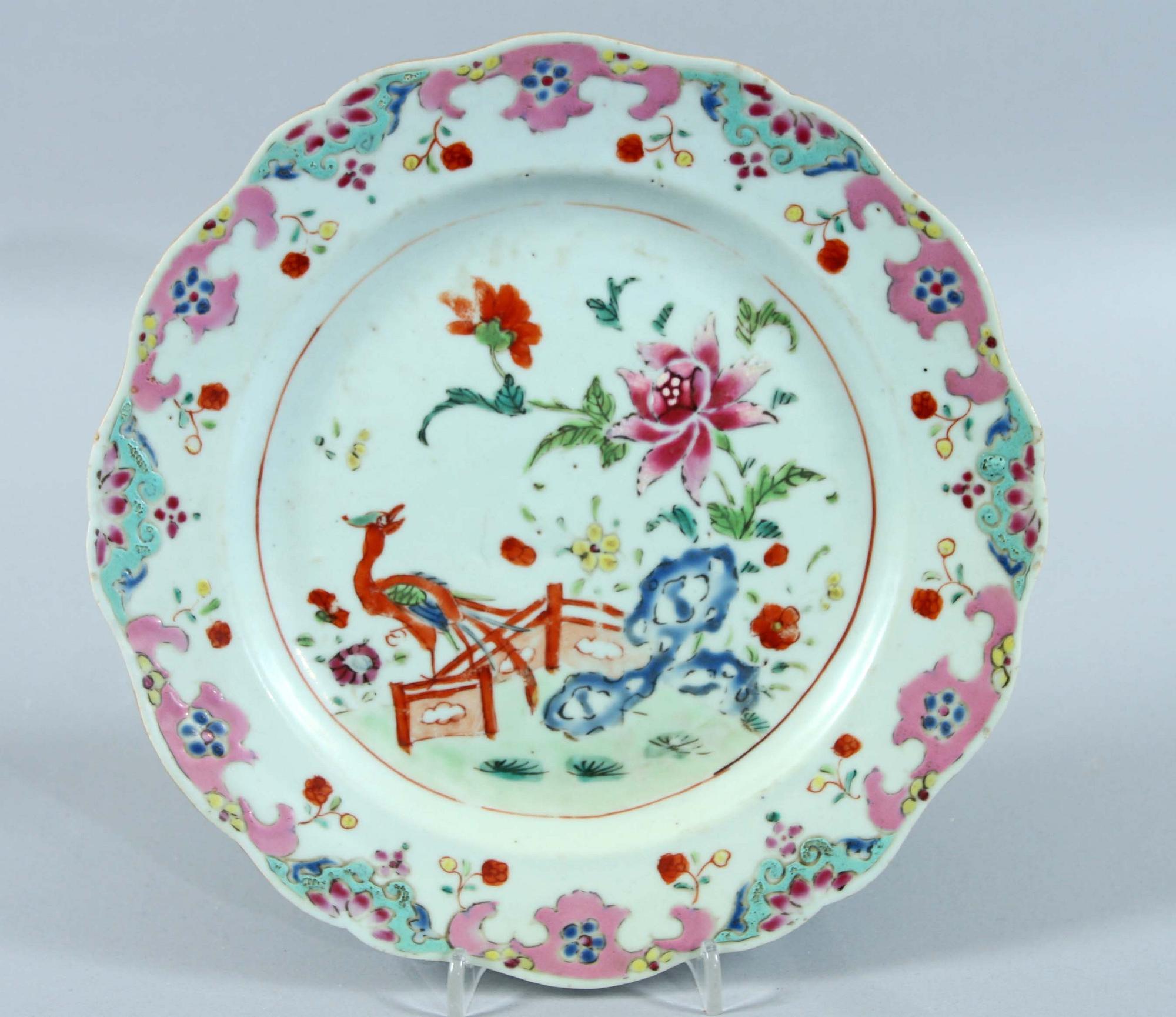 TALLRIKAR 3 div. Porslin, Kina Qianlong, 1700-tal.