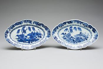 FAT, ett par. Porslin, Kina, Qianlong (1736-1795).