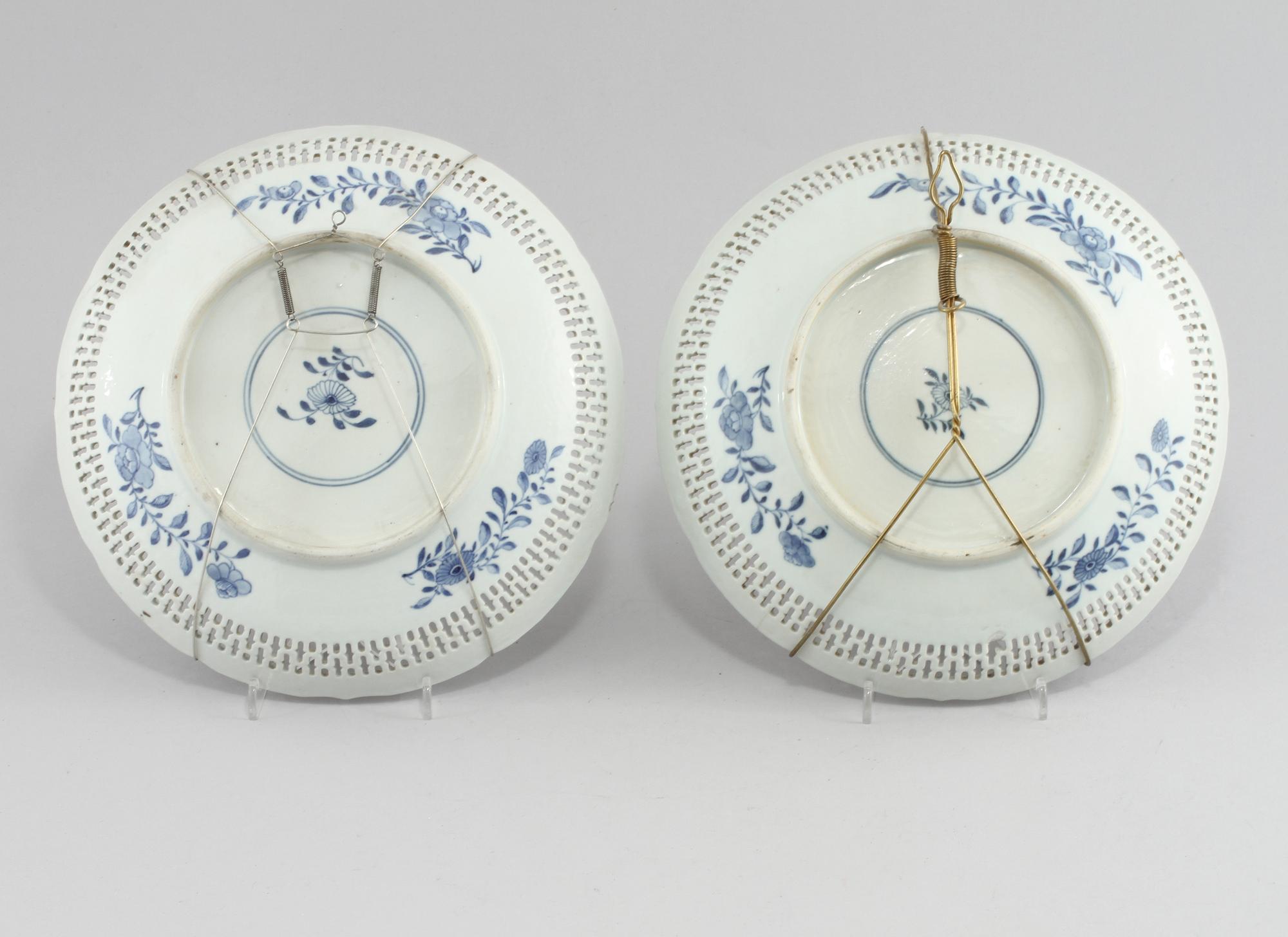 GALLERFAT, ett par, porslin, Kina, tidigt 1800-tal.