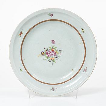 Fat, kompaniporslin. Qing dynastin, Qianlong (1736-95).