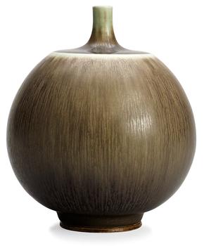 817. A Berndt Friberg stoneware vase, Gustavsberg studio 1970.