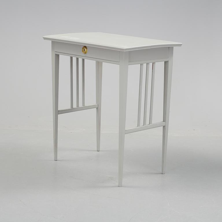 DAMARBETSBORD, gustaviansk stil, 1900-talets första hälft.