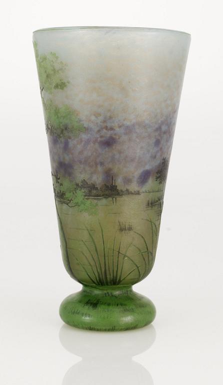 An art nouveau Daum glass vase, Nancy, France.