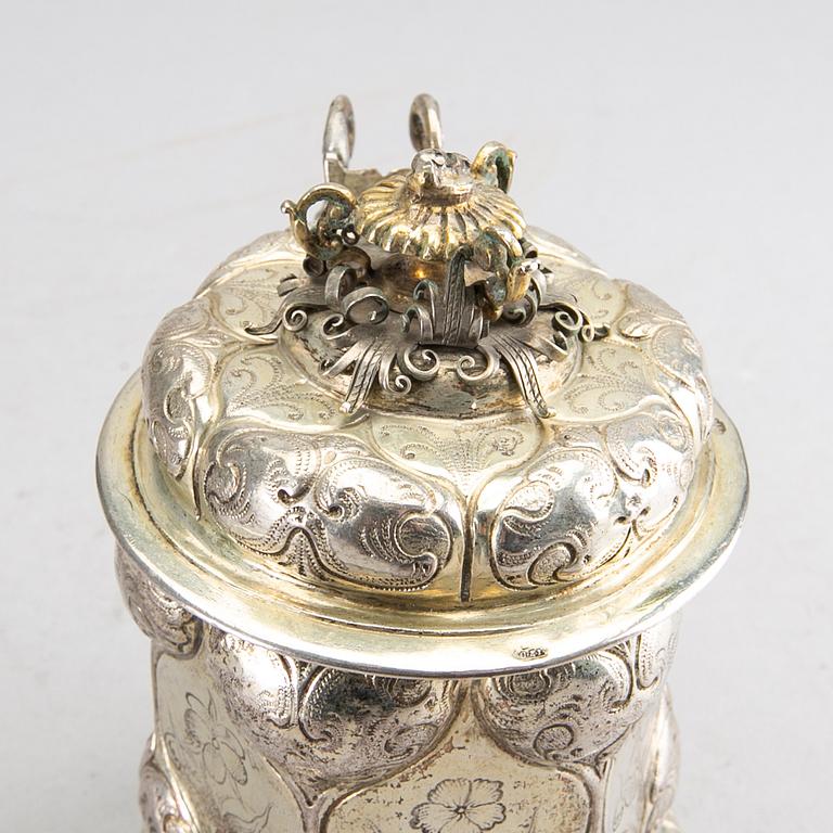 A German 17th century silver-gilt tankard, mark of Philipp Plapert, Nürnberg (1637-1665).