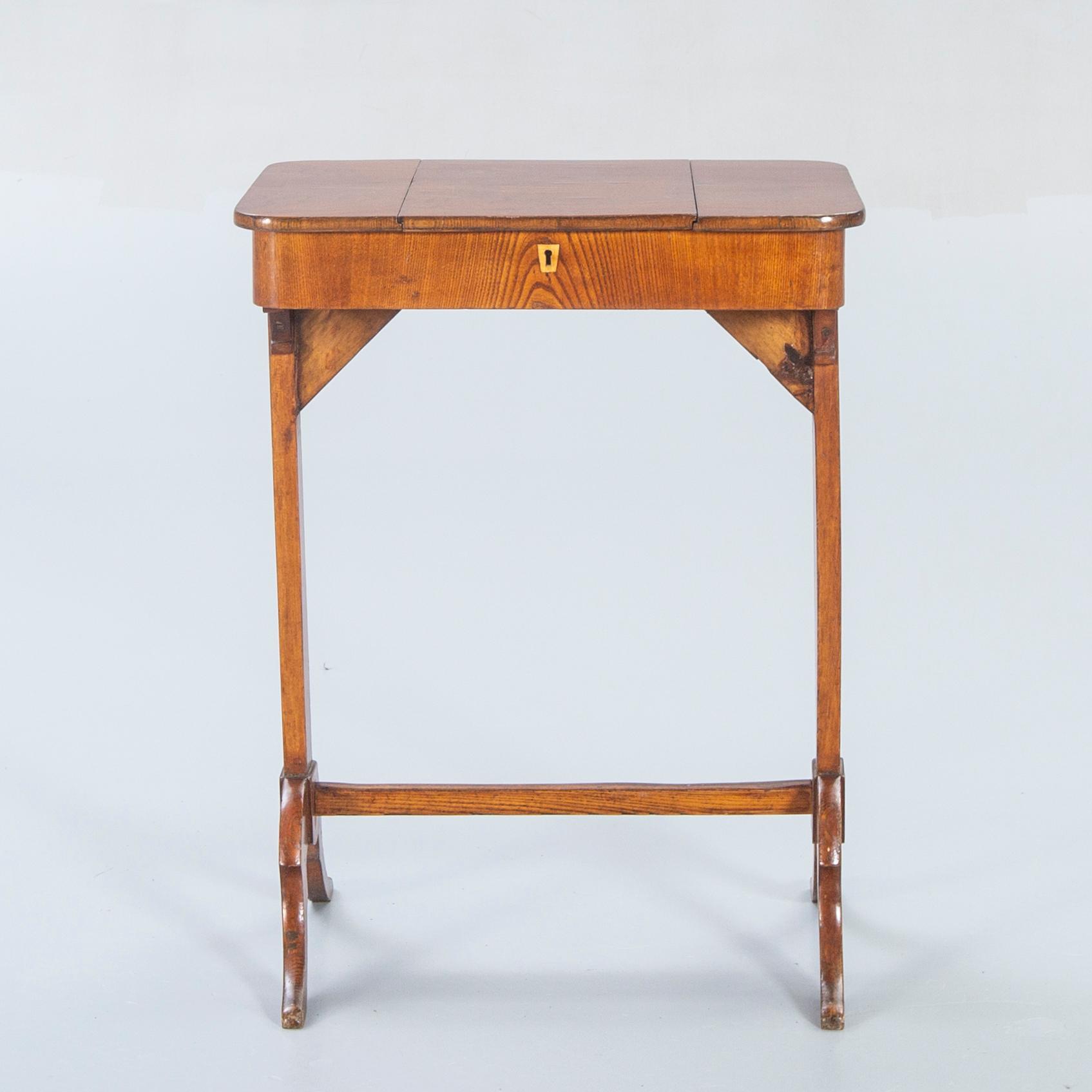 A mid 1800s dressign table.