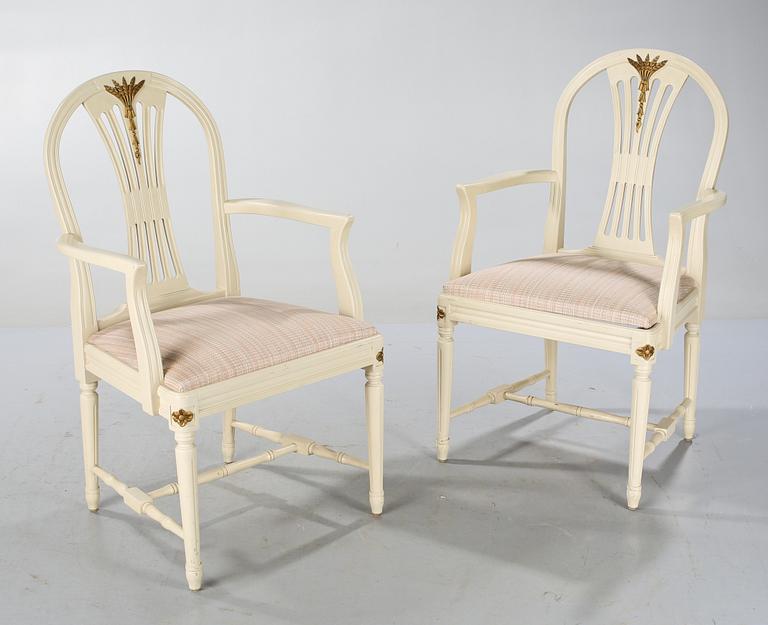 KARMSTOLAR, ett par, Gustaviansk stil, 1900-talets andra hälft.