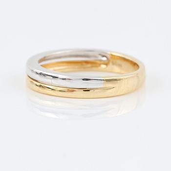 RING, Bliss, Italien, 18K gul/vitguld, två sammansatta band med diamant ca 0.01.