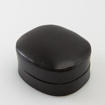 Ole Lynggaard, earrings, a pair, 18K gold with brilliant-cut diamonds and faceted rose-coloured stones.