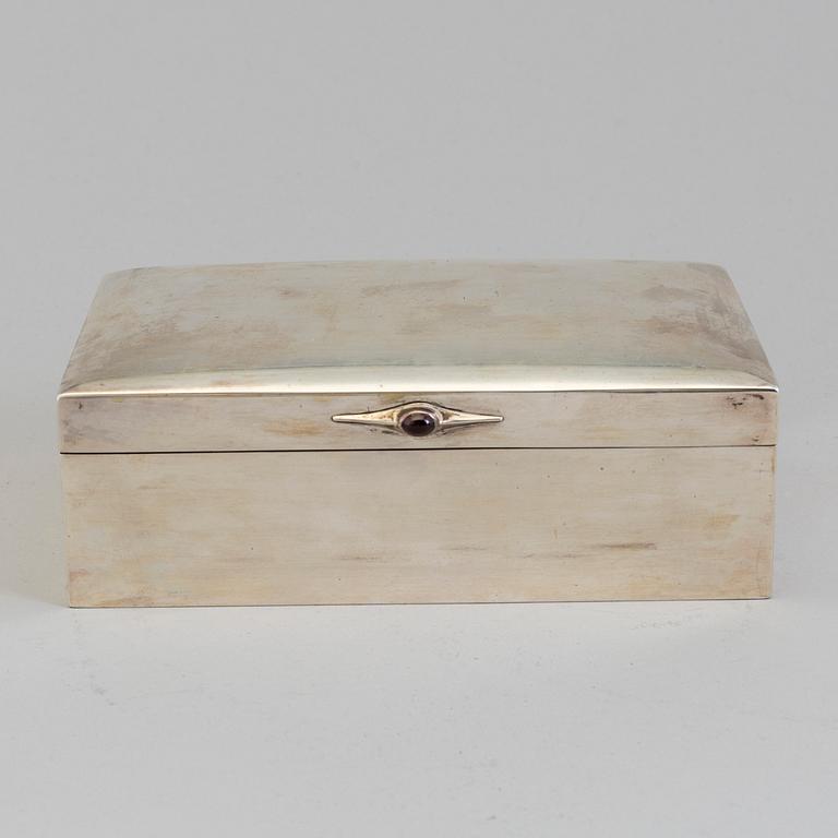 CIGARRSKRIN, silver, troligen AG Dufva, Stockholm, 1917.
