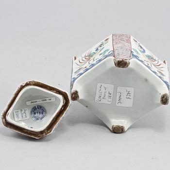KRUKA med LOCK, porslin, Japan, 1800-tal.