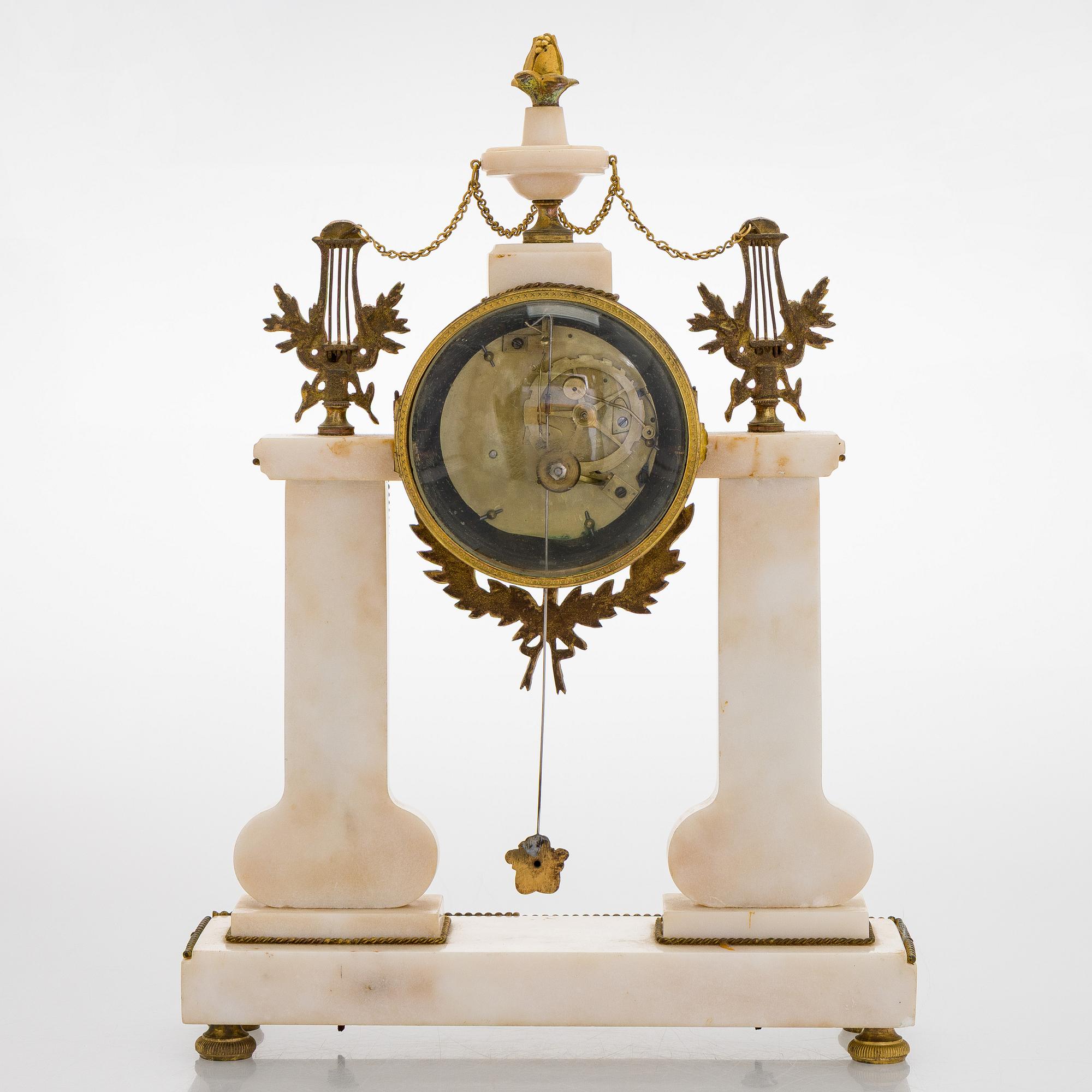 Mantle clock, marble, gilt metal, Aubert L´ne, Paris.