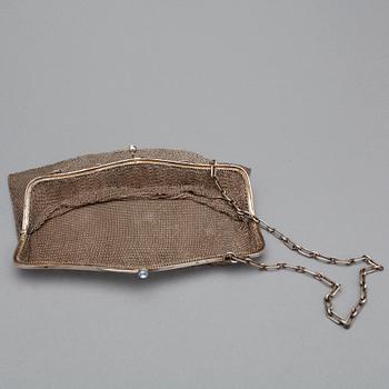 AFTONVÄSKA, silver, otydliga utländska stämplar, svenska importstämplar. Vikt ca 225 g.