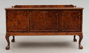 SIDEBOARD, Chippendalestil, 1900-talets f.