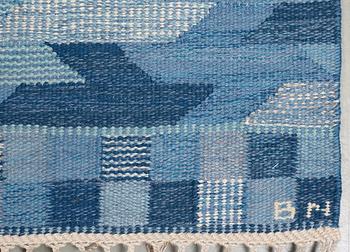 MATTA. "Blåarp". Gobelängteknik. 588,5 x 214,5 cm. Signerad AB MMF BN.