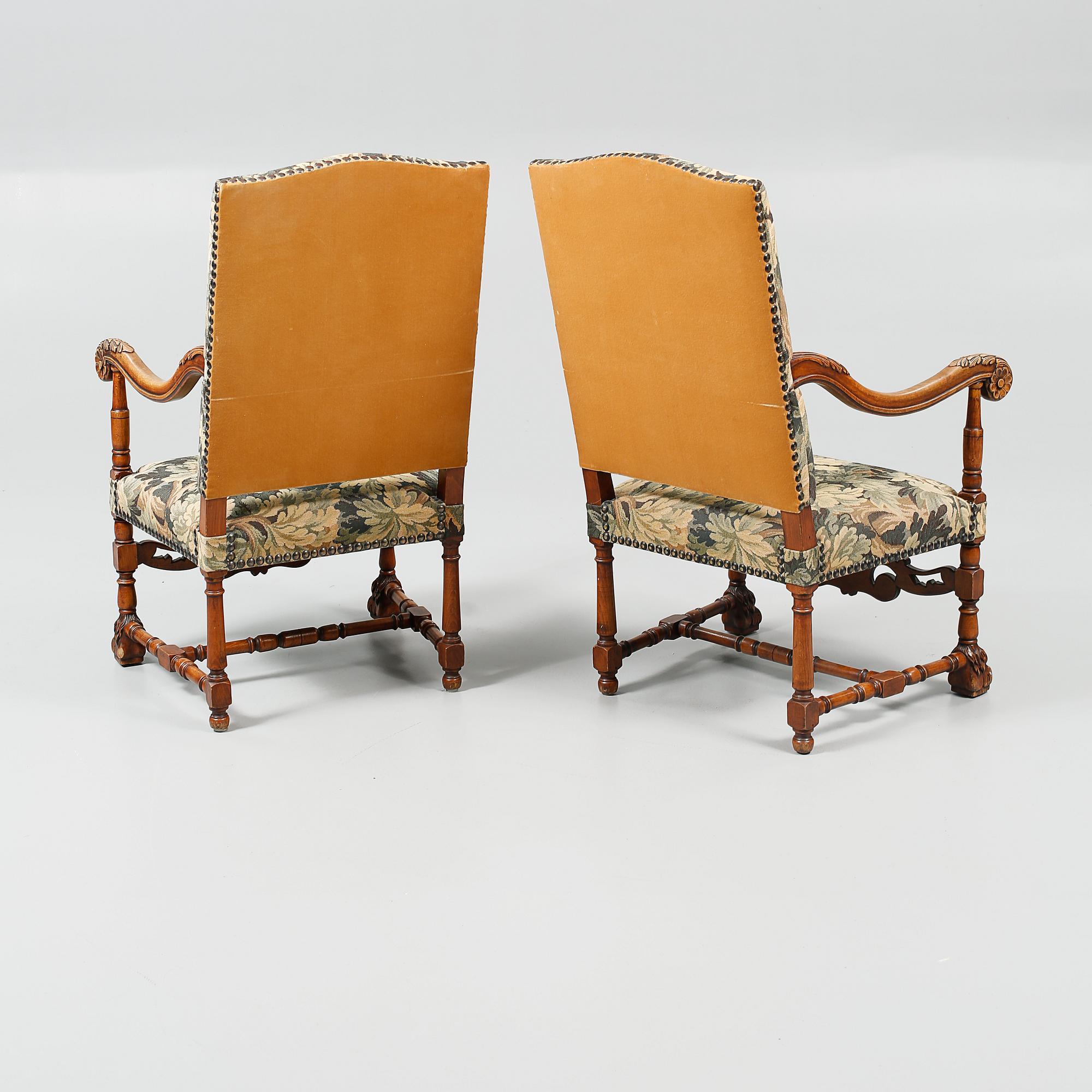 KARMSTOLAR, ett par, barockstil, omkring 1900-talets mitt.