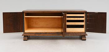 SIDEBOARD, sannolikt Axel Einar Hjorth, betsad björk, AB Svenska Möbelfabrikerna, Bodafors, 1920/30-tal.