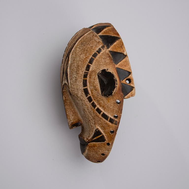 MASKER, 2 st, Afrika 1900-talets slut.