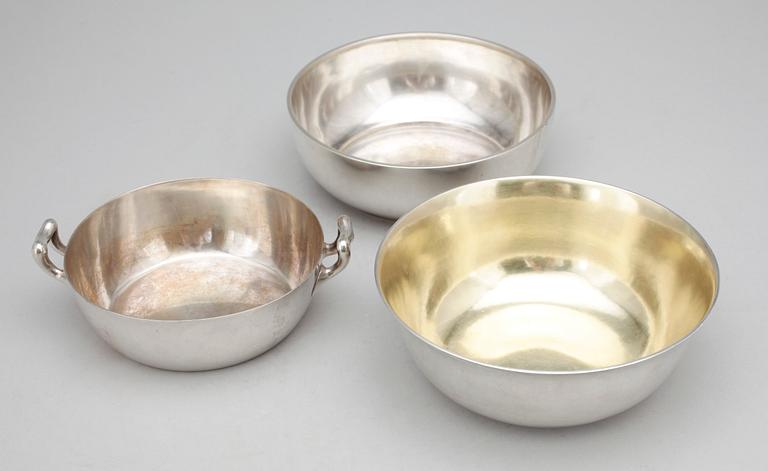 SKÅLAR, 3 st, silver, främst svenska, bla B Erlandsson, Kristianstad, 1917. Total vikt ca 853 gr.