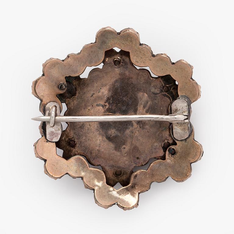 Collier och brosch, viktorianska, cabochon- och rosenslipade granater, silver.