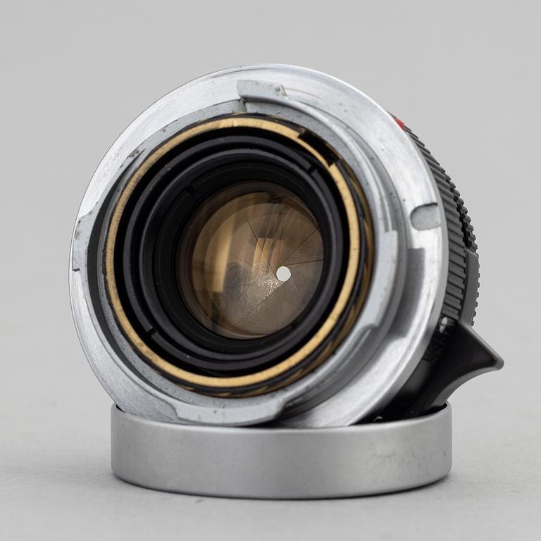 Leica M2, no 1037333, 1961.