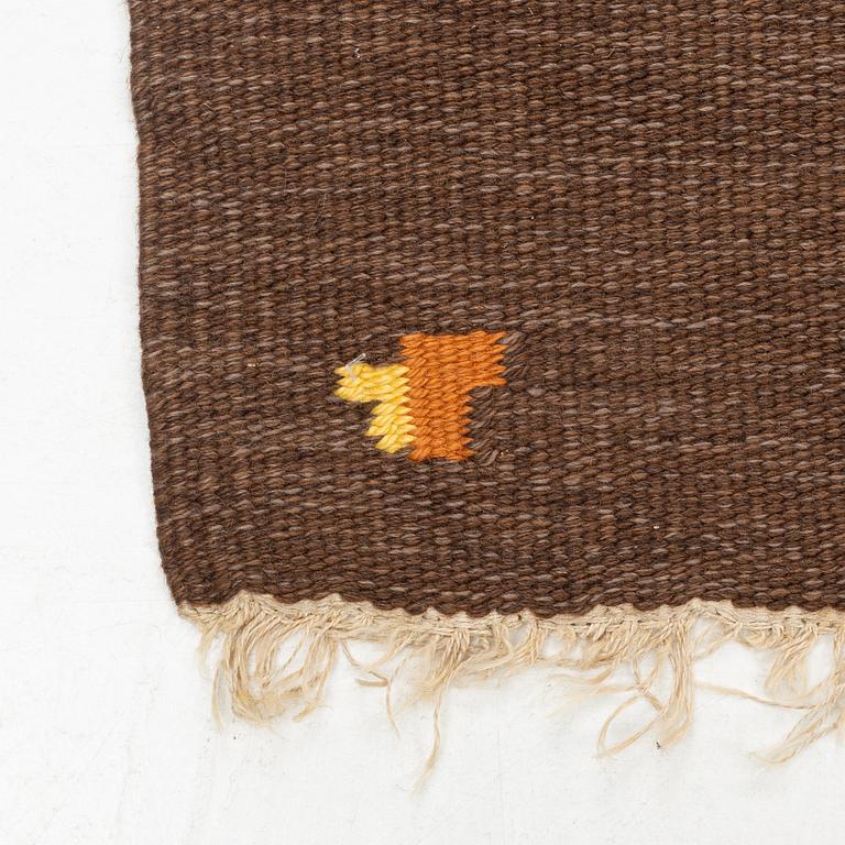 Erik Lundberg, a carpet, 'Korall, brun', flat weave, c 300 x 250 cm, Vävaregården Eringsboda, signed V.