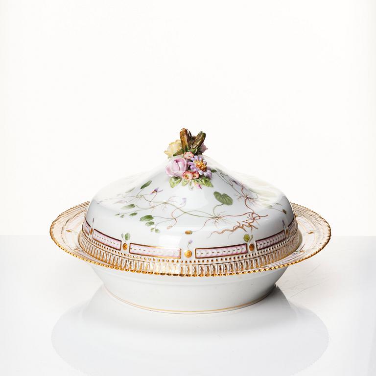 A Royal Copenhagen 'Flora Danica' dish with cover, Denmark, 20th Century.