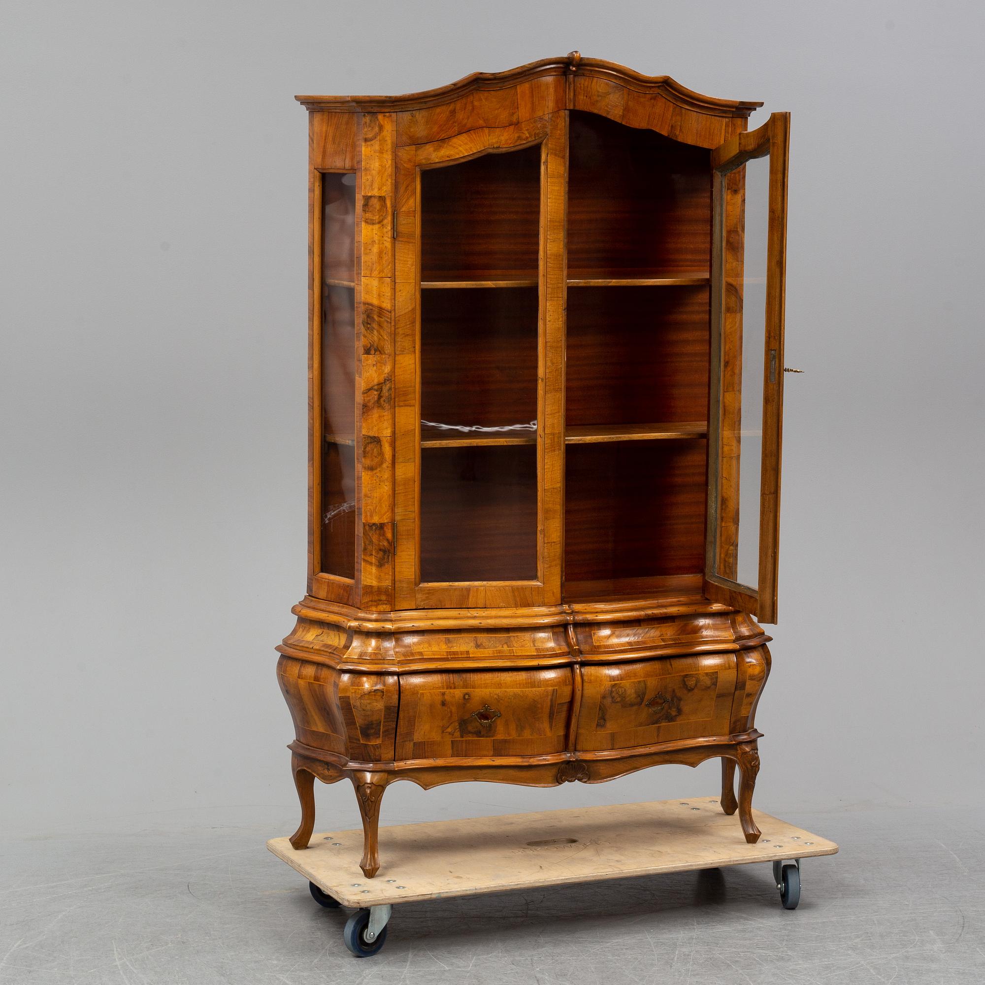 An italian rococo style cabinet, mid 20th century.