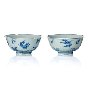 A pair of blue and white bowls, Ming dynasty (1368-1644).