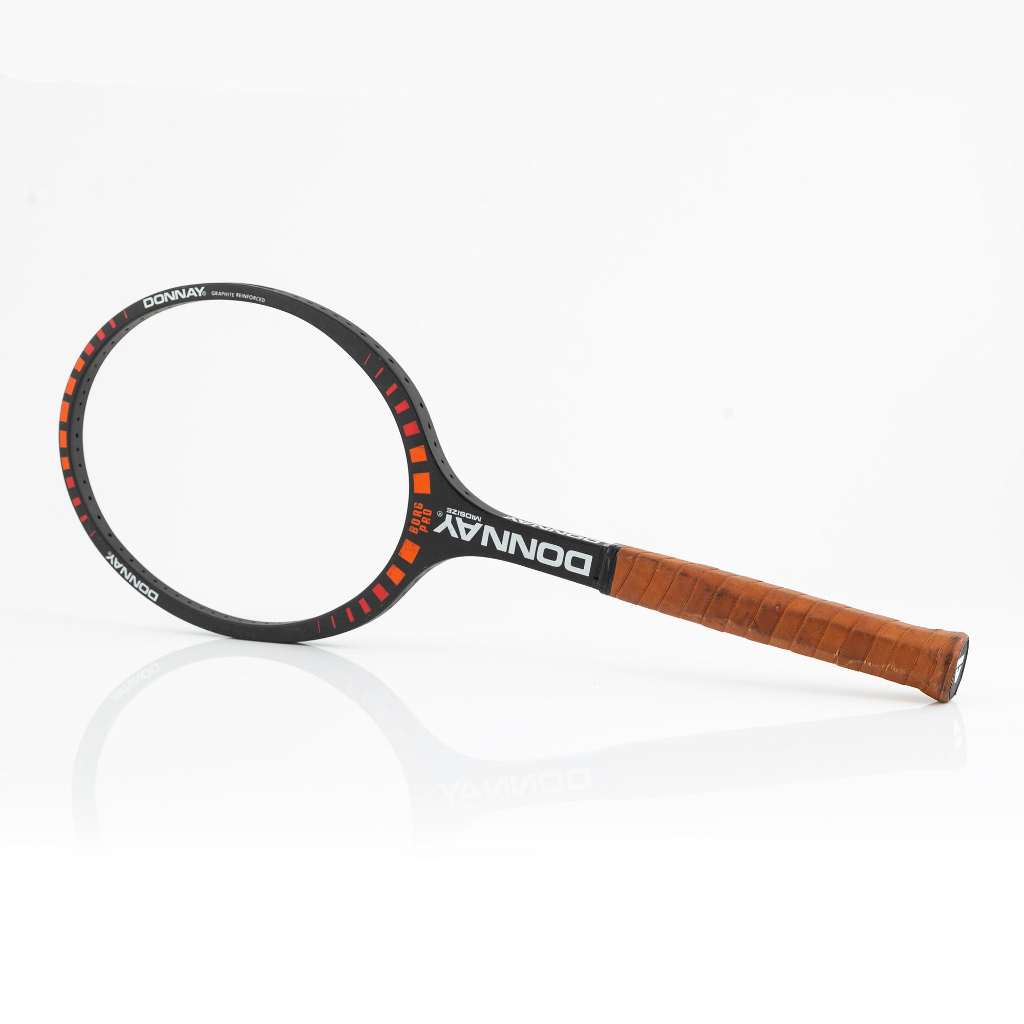 Tennisracket. Signerad Björn Borg. Speciellt framtaget midsized Borg Pro test racket, Graphite-förstärkt.