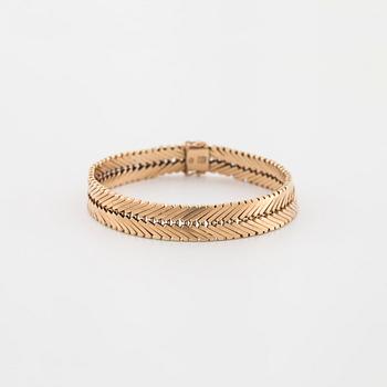 A bracelet.