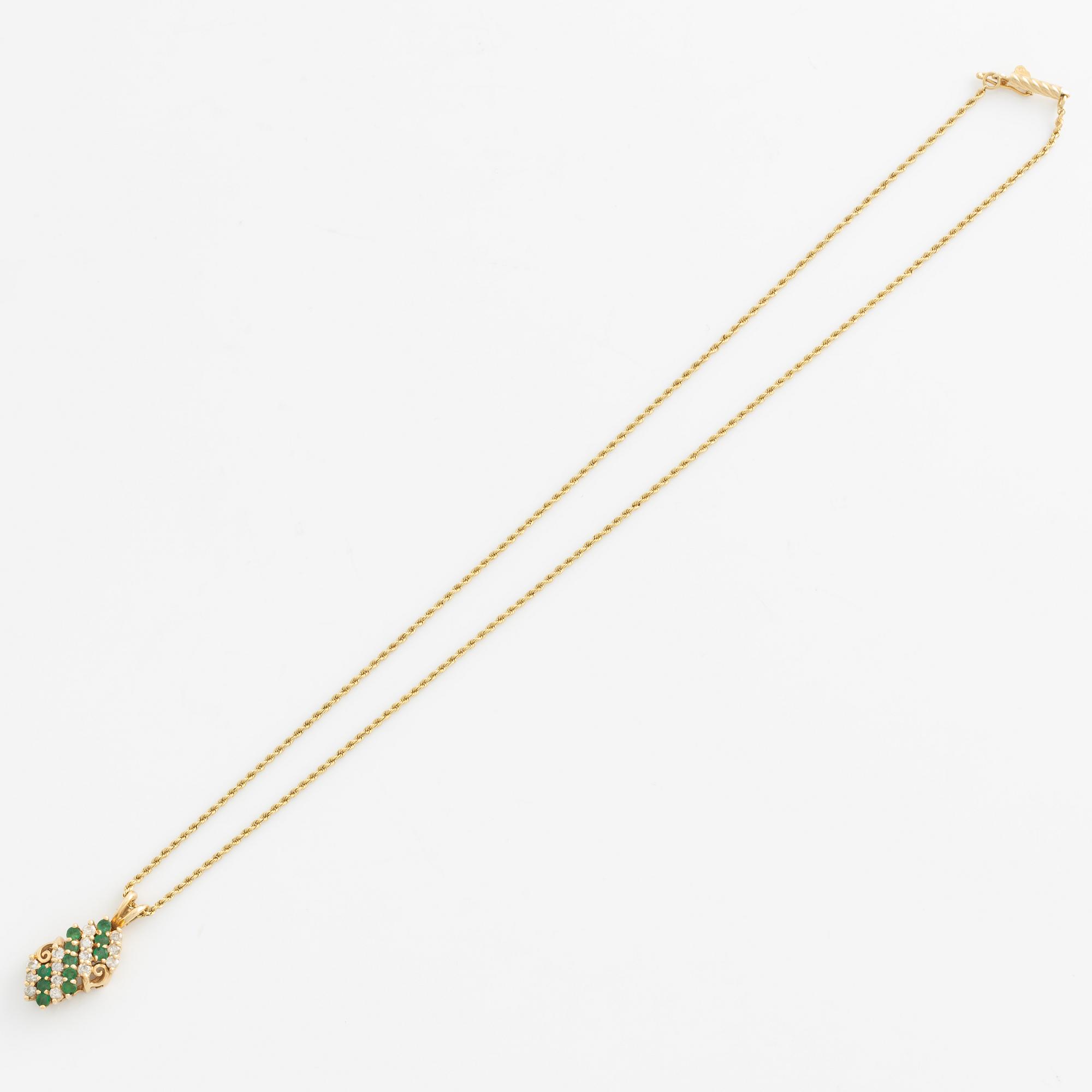 Collier, guld, hänge med smaragder och briljantslipade diamanter.