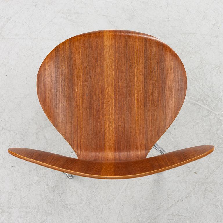 Arne Jacobsen, a 'Seven' swivel chair Fritz Hansen, Denmark, 1964.