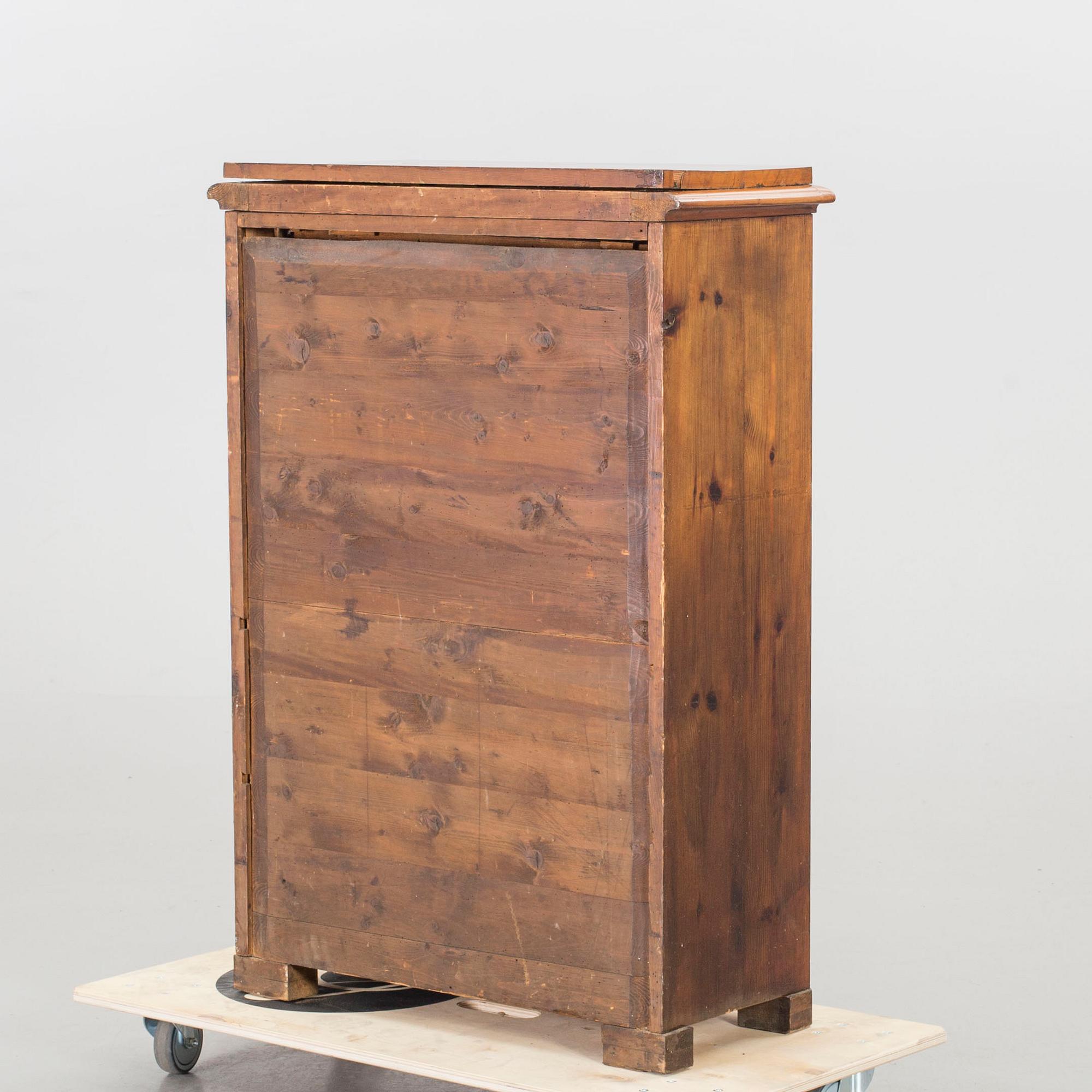 CHIFFONJÉ, 1800-talets andra hälft.