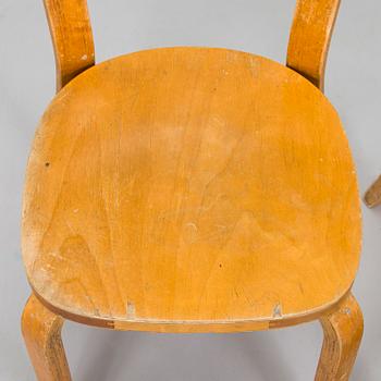 Alvar Aalto, stolar, ett par, modell 69, O.Y. Huonekalu- ja Rakennustyötehdas A.B. 1900-talets mitt.