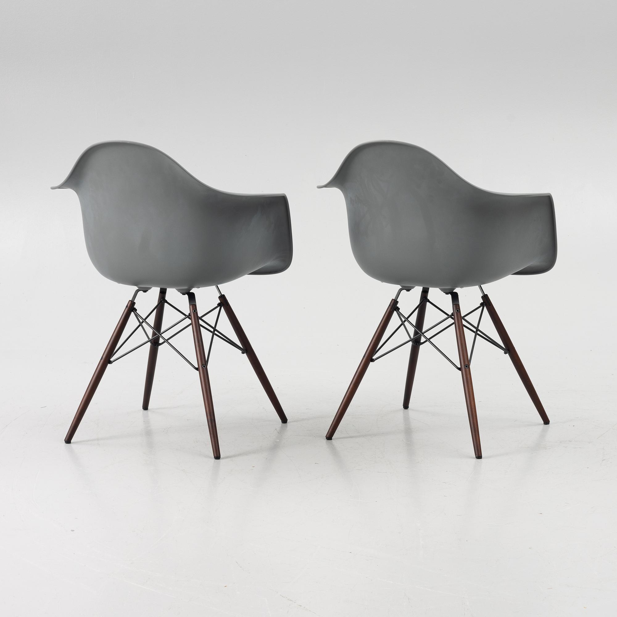 Charles & Ray Eames, Karmstolar ett par "Plastic Armchair DAW", Vitra.