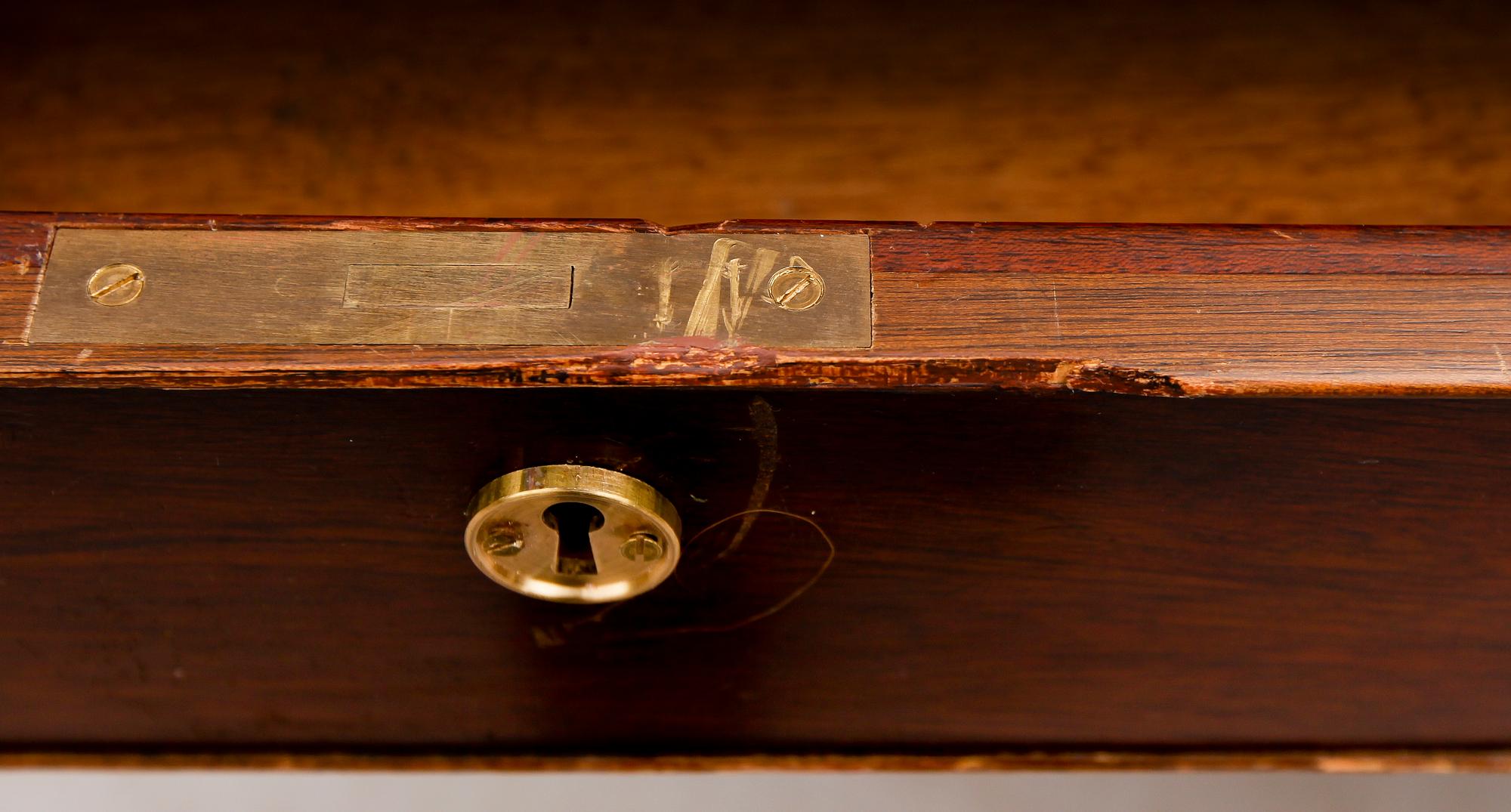 SKRIVBORD, England, 1900-talets andra hälft.