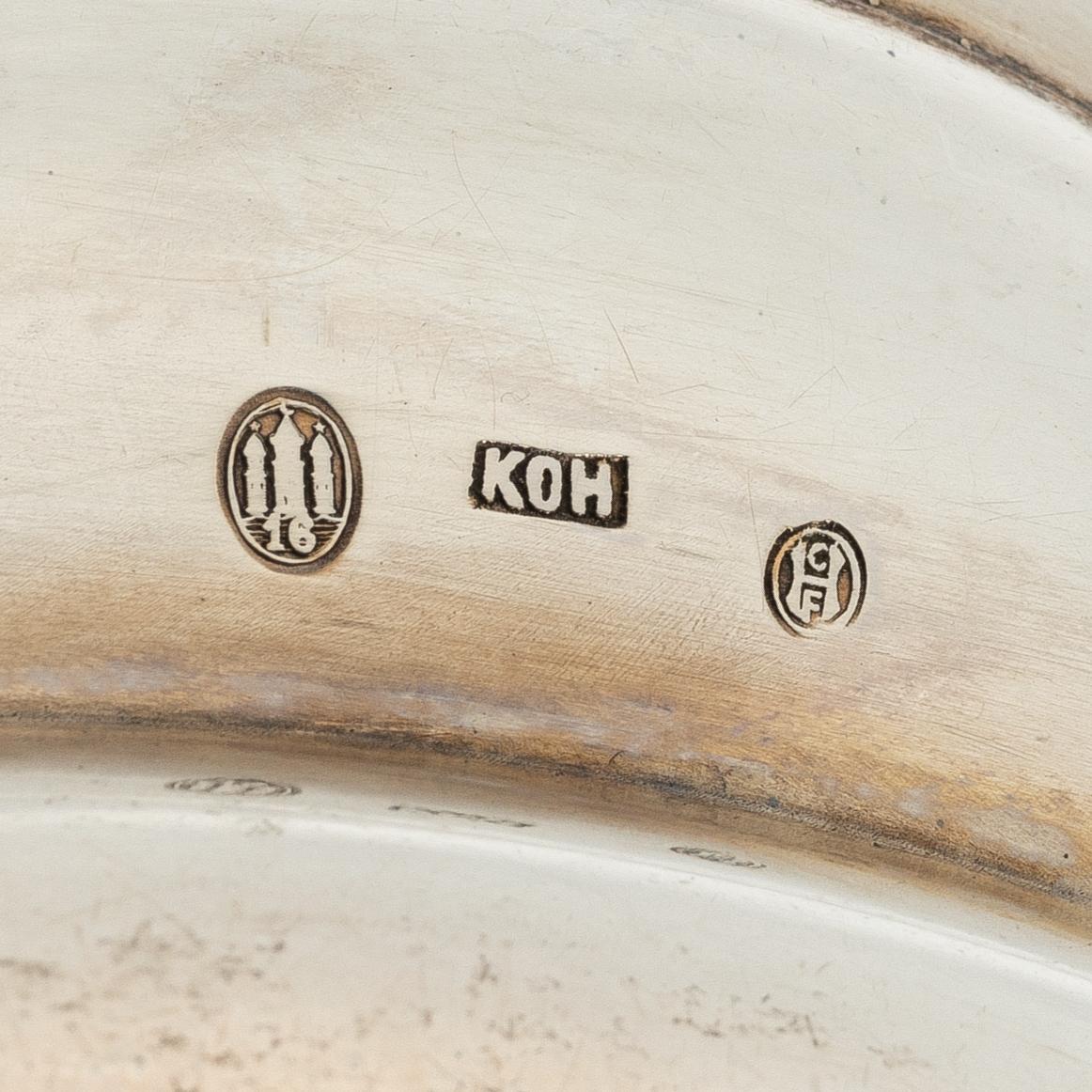 A par of Danish silver dishes, 1915-1916.